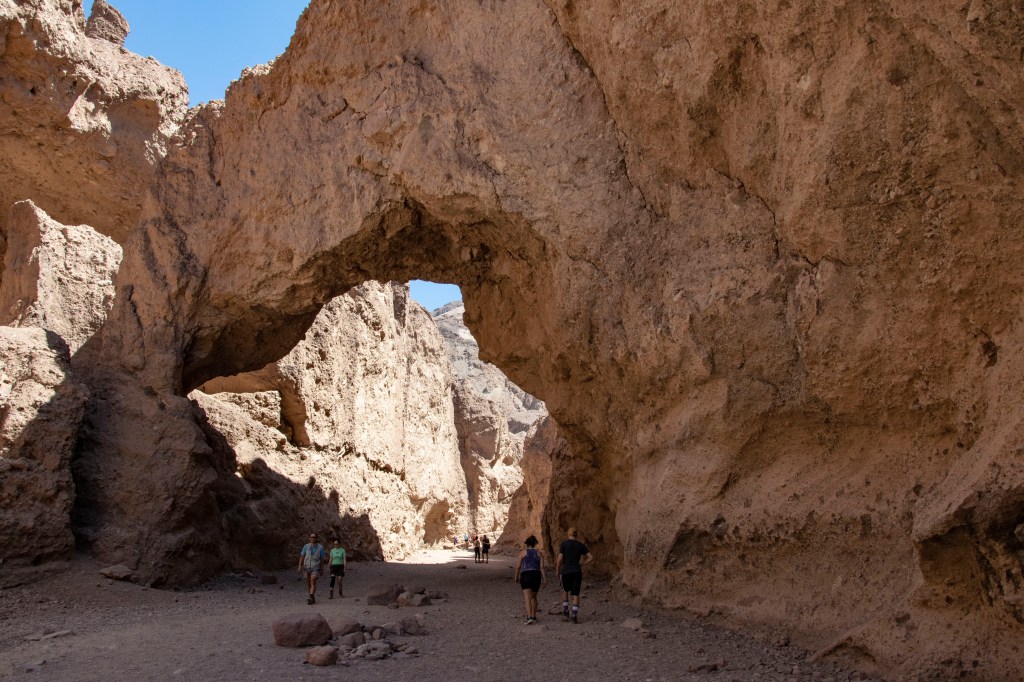 Natural Bridge w Dolinie Śmierci