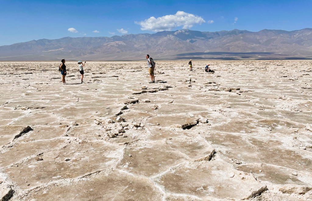 Badwater Baisin w Dolinie Śmierci