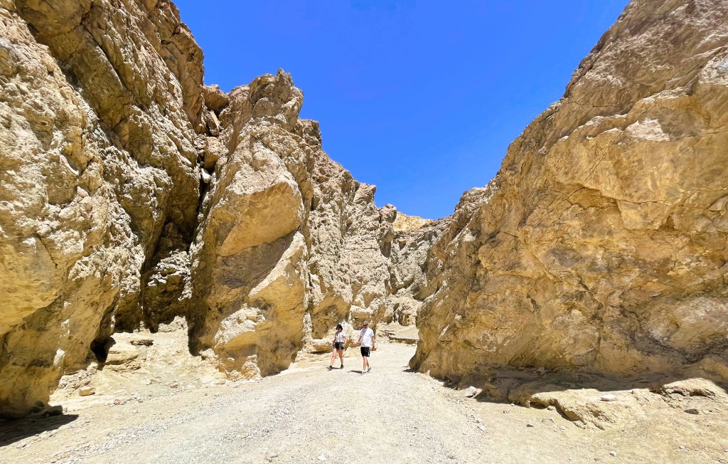 Golden Canyon w Dolinie Śmierci